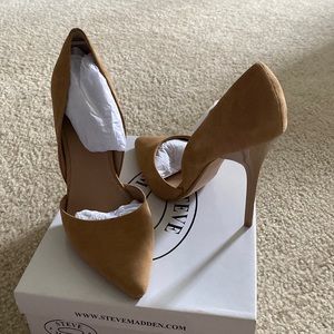 Steve Madden Varcityy Sand Suede Size 9 wore once